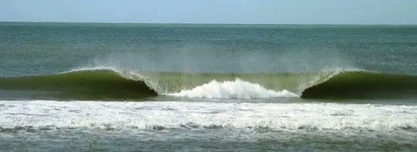 Photo showing a perfect surfing wave breaking